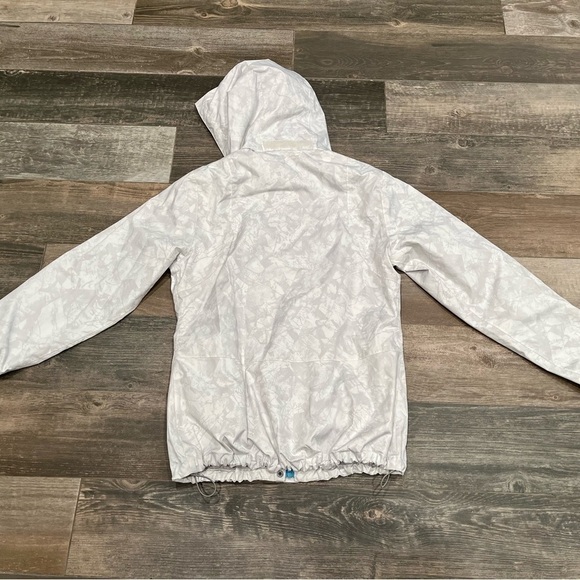 Eddie Bauer white & gray women hooded windbreaker jacket size small. - Picture 9 of 9